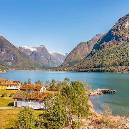 Cozy Home In Fjaerland With House A Mountain View ภายนอก รูปภาพ