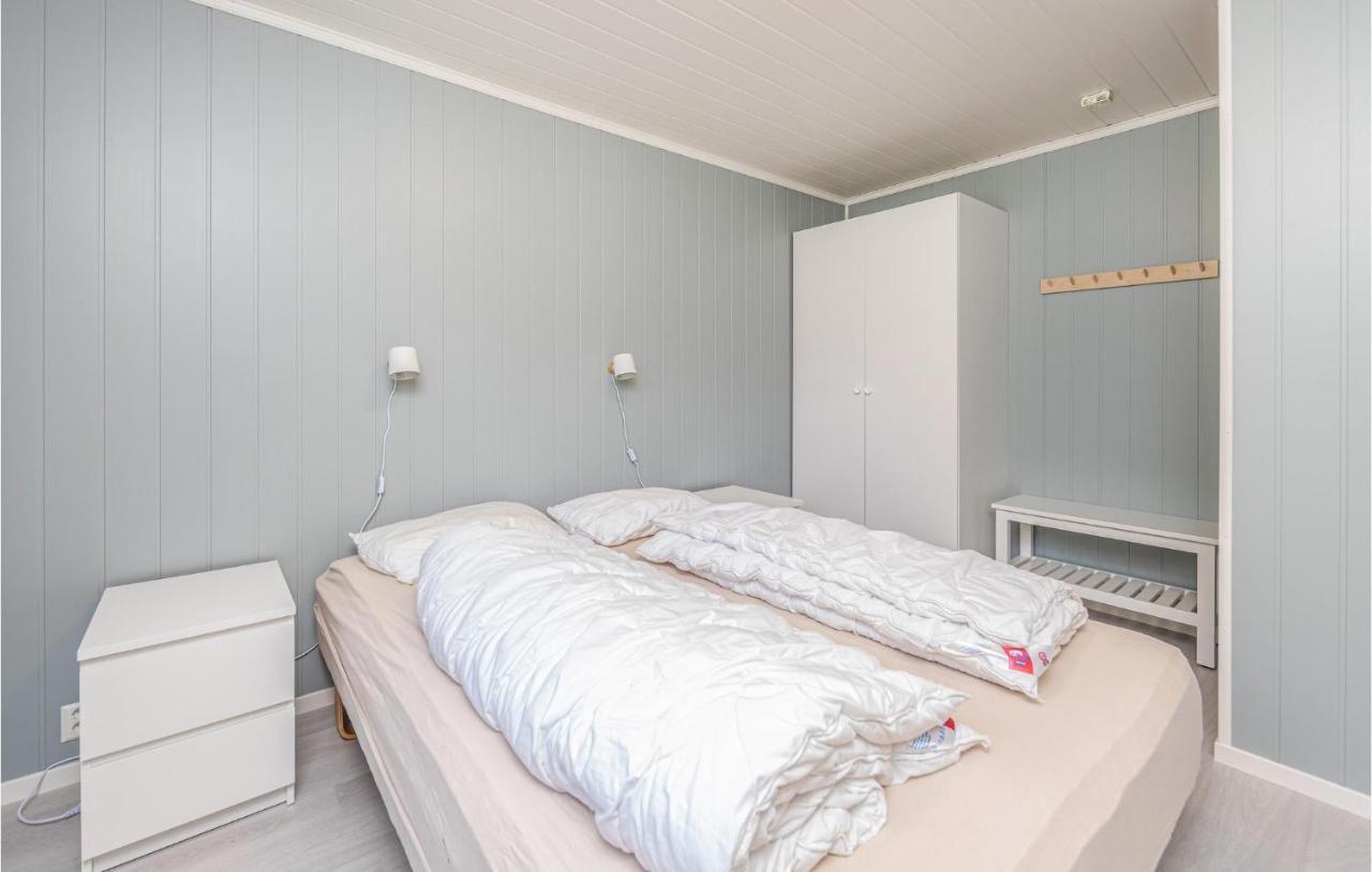 Cozy Home In Fjaerland With House A Mountain View ภายนอก รูปภาพ