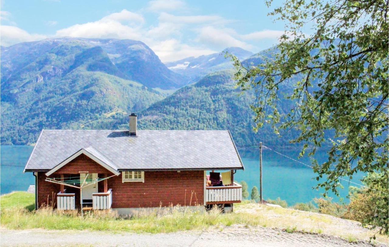 Cozy Home In Fjaerland With House A Mountain View ภายนอก รูปภาพ