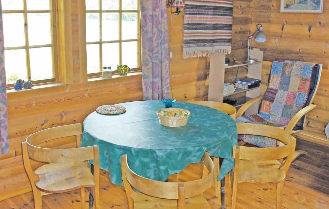 Cozy Home In Fjaerland With House A Mountain View ภายนอก รูปภาพ