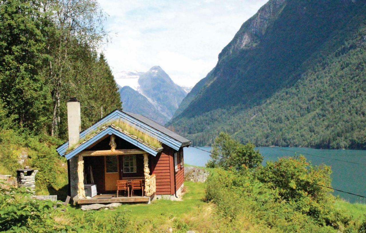 Cozy Home In Fjaerland With House A Mountain View ภายนอก รูปภาพ